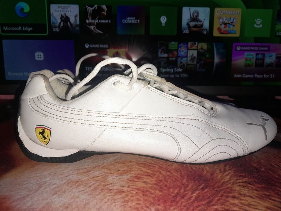 Vând teniși puma future cat ferrari