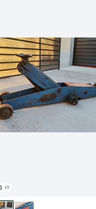 Vând cric hidraulic brat lung.