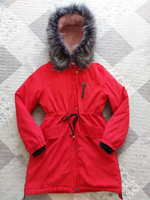 Демисезонная куртка , парка с шикарным мехом. 44-46 размер.