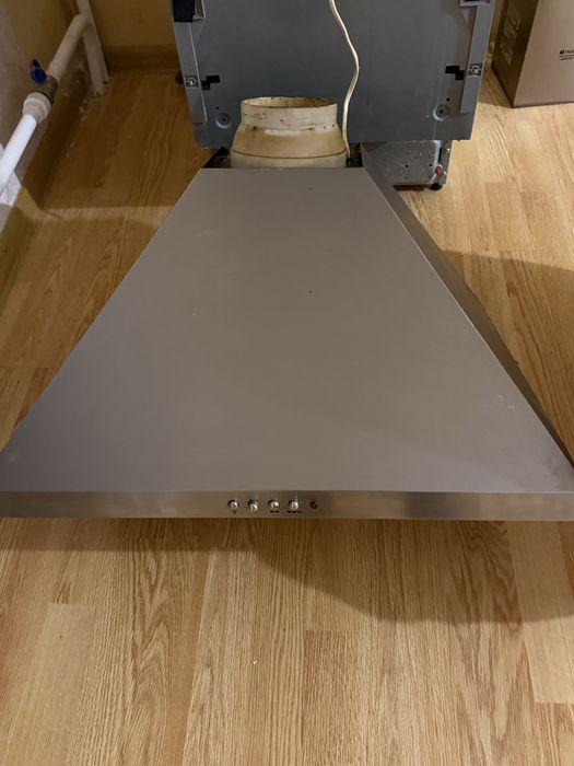 Кухонная вытяжка Аристон