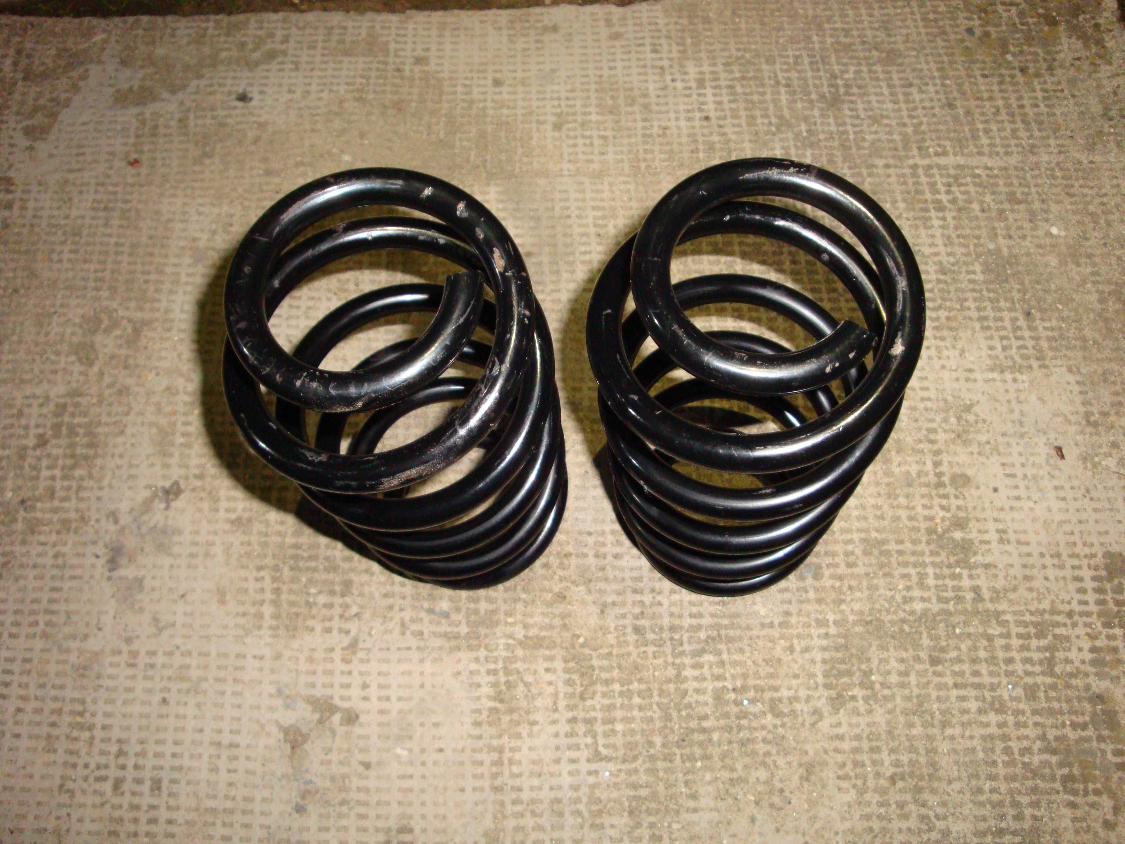 set 2 arcuri arc spiral punte fata Audi A4 B6 sedan KYB K-flex RA3794