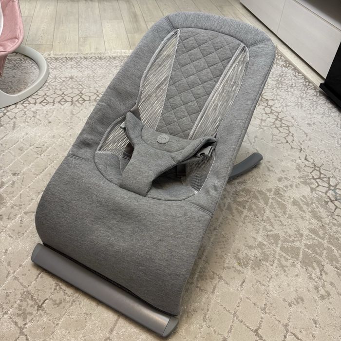 Продам детский шезлонг Happy Baby