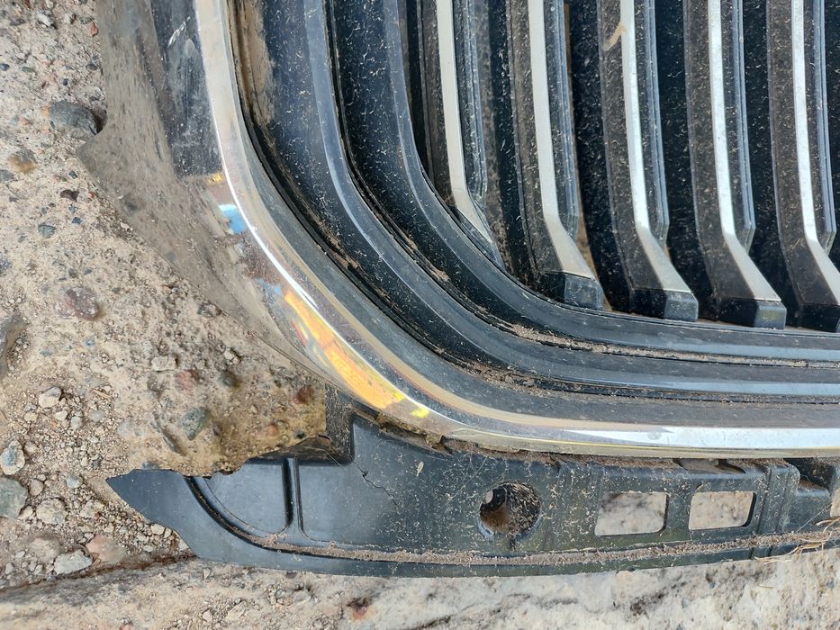 Решетка радиатора Geely Monjaro с эмблемой. Б/У
Приложение уже установ