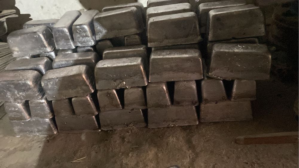 Слиток свинец,коргасын чистый,грязный свинец