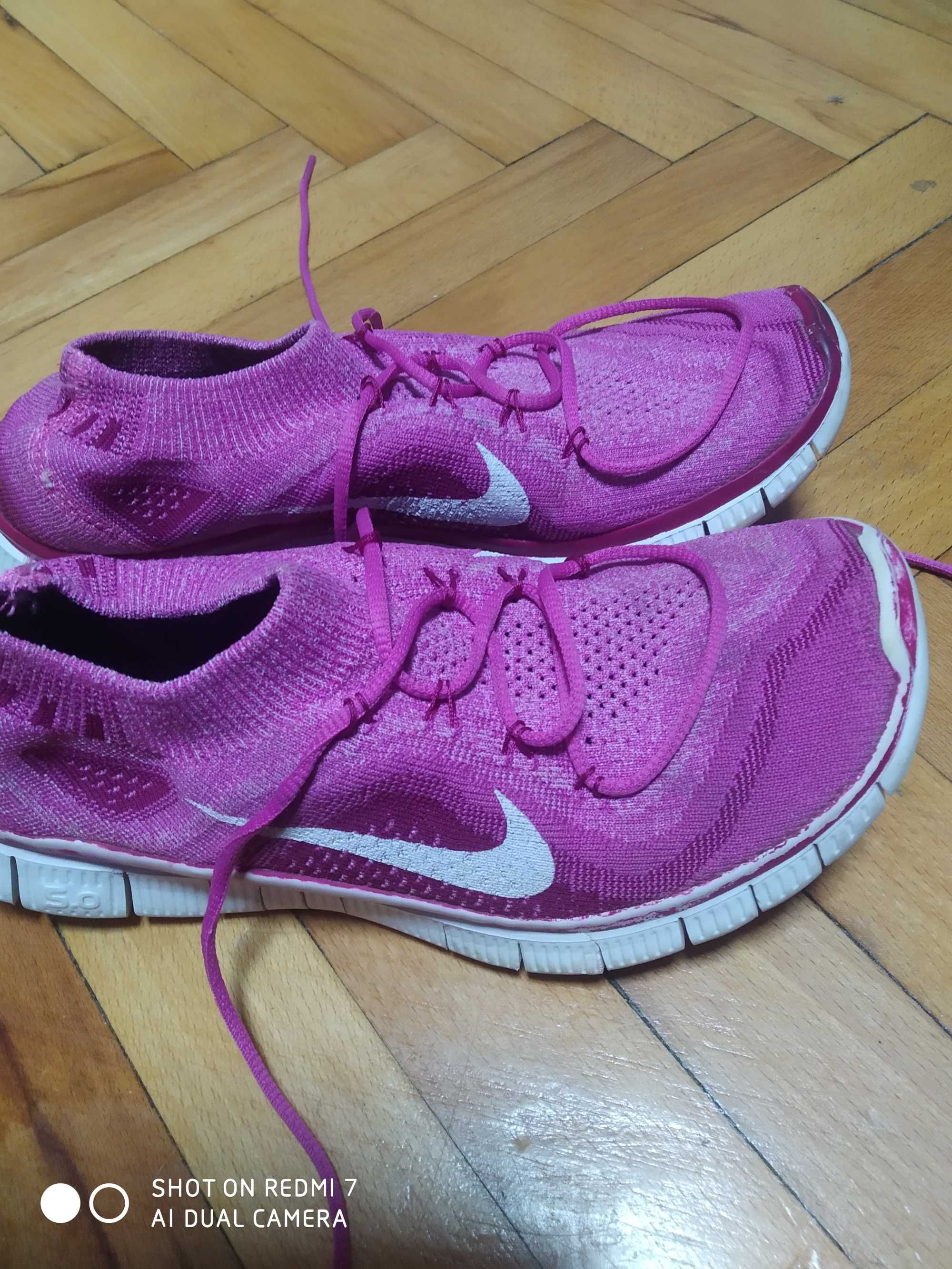 маратонки Nike номер