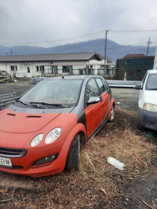 Vand autovehicul Smart pentru dezmembrare
