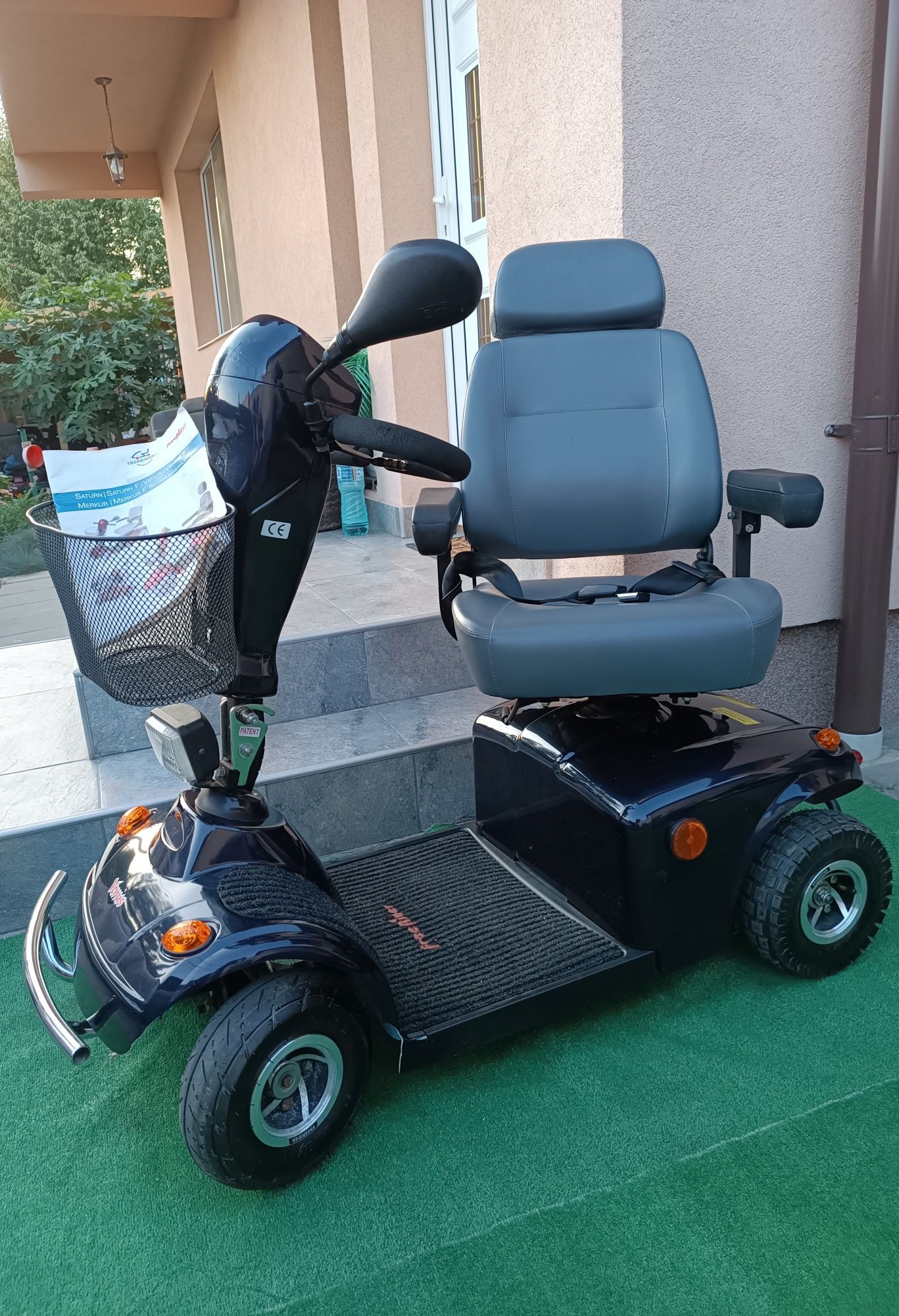 Scuter căruț carucior scaun dezabilitati dizabilități handicap varstni