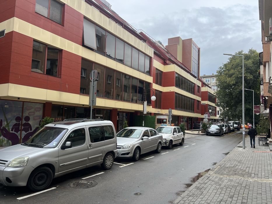 Дава се под наем Гараж / Паркомясто в Варна, Колхозен пазар - 16 кв.м за 50000 € - Снимка #6