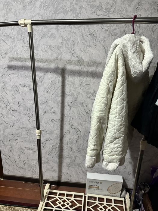 Garderob, kiyim ilgich, mustahkam temirli