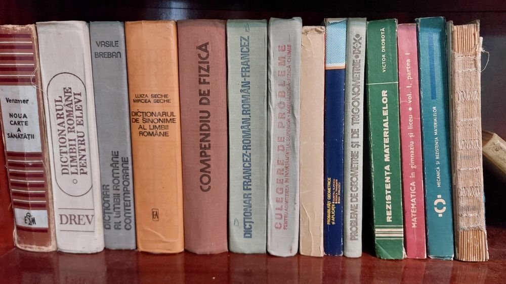 Carti vechi din biblioteca personala