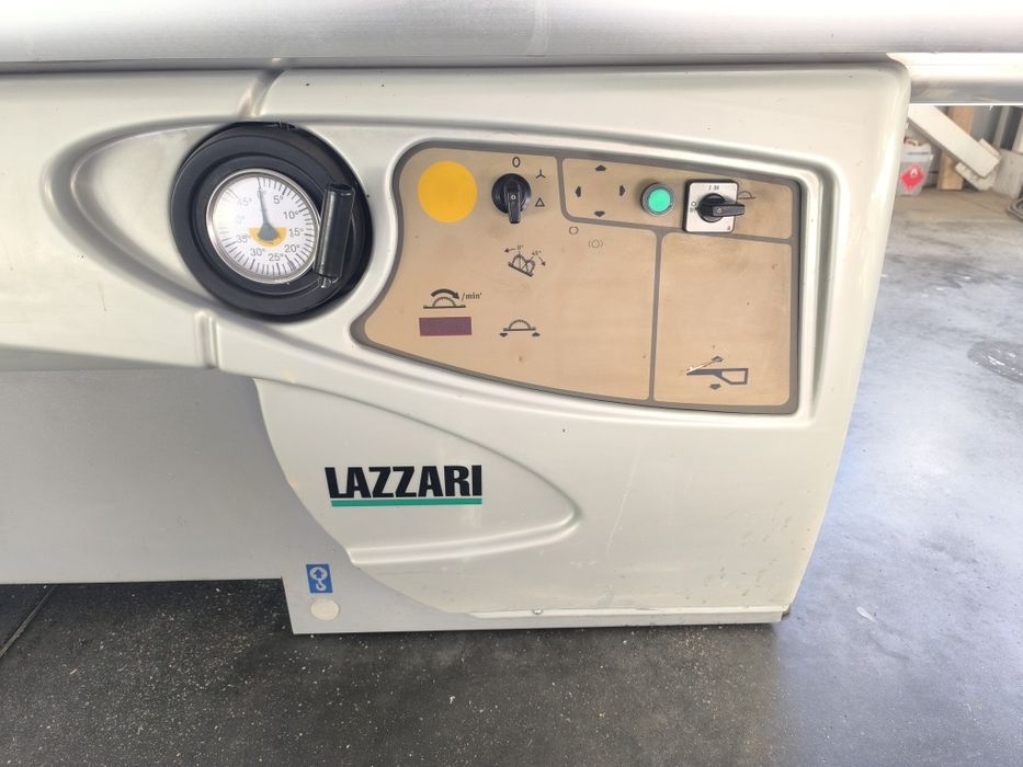 Форматно разкройващ циркуляр с подрезвач