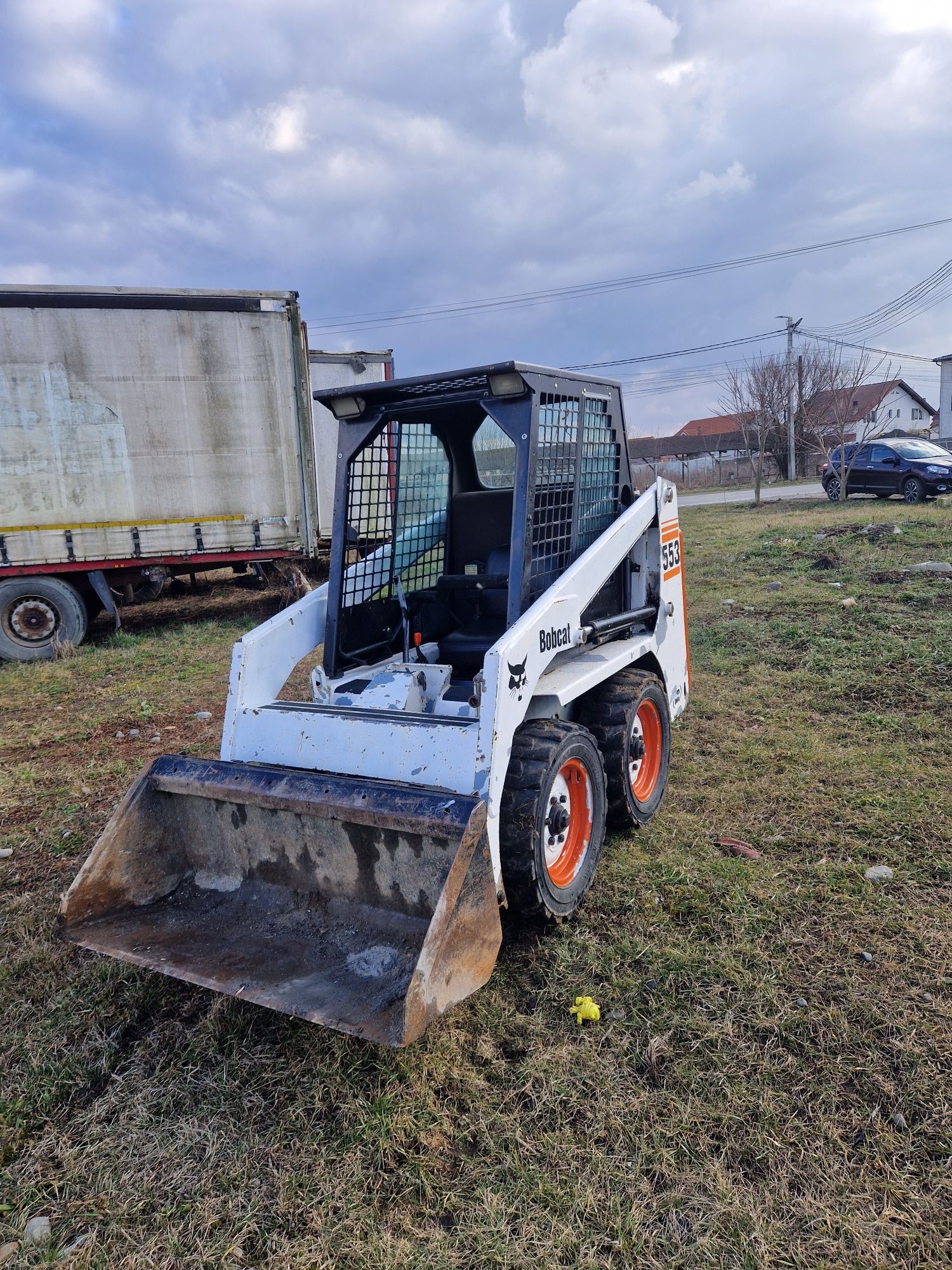 Execut lucrări cu bobcat și miniexcavator