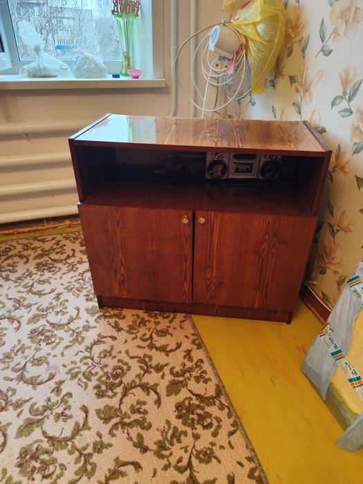 Продам  тумба под телевизор