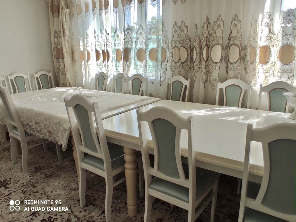 Продаю стол со стульями