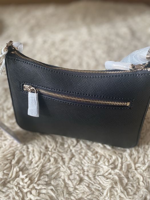 Нова цена/ Дамска черна чанта Guess