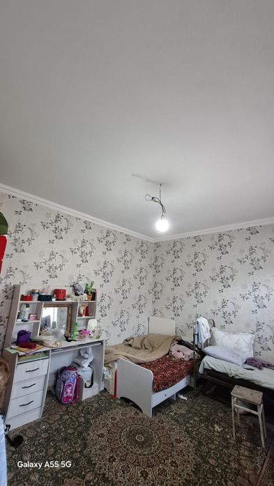 Kelesda srochna uy sotiladi