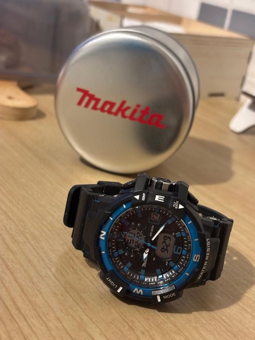 Часы Makita электронные
