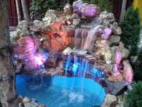 Cascade din piatra naturala cu bazin de apa ornamental