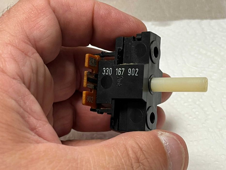 Продавам готварска печка за вграждане AEG с плот. Прочети описанието.