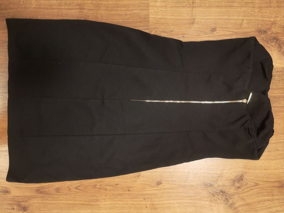 Рокля в черно и бежаво