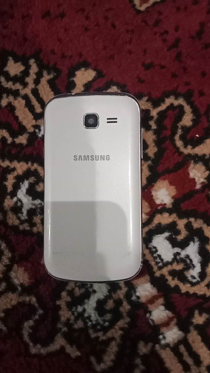 Telefon galaxy J1