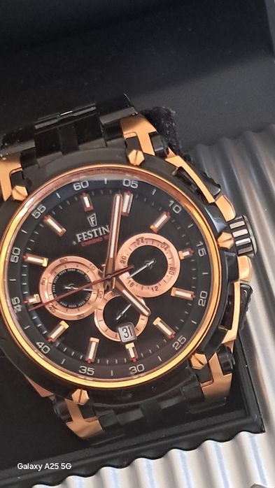 Vând ceas Festina