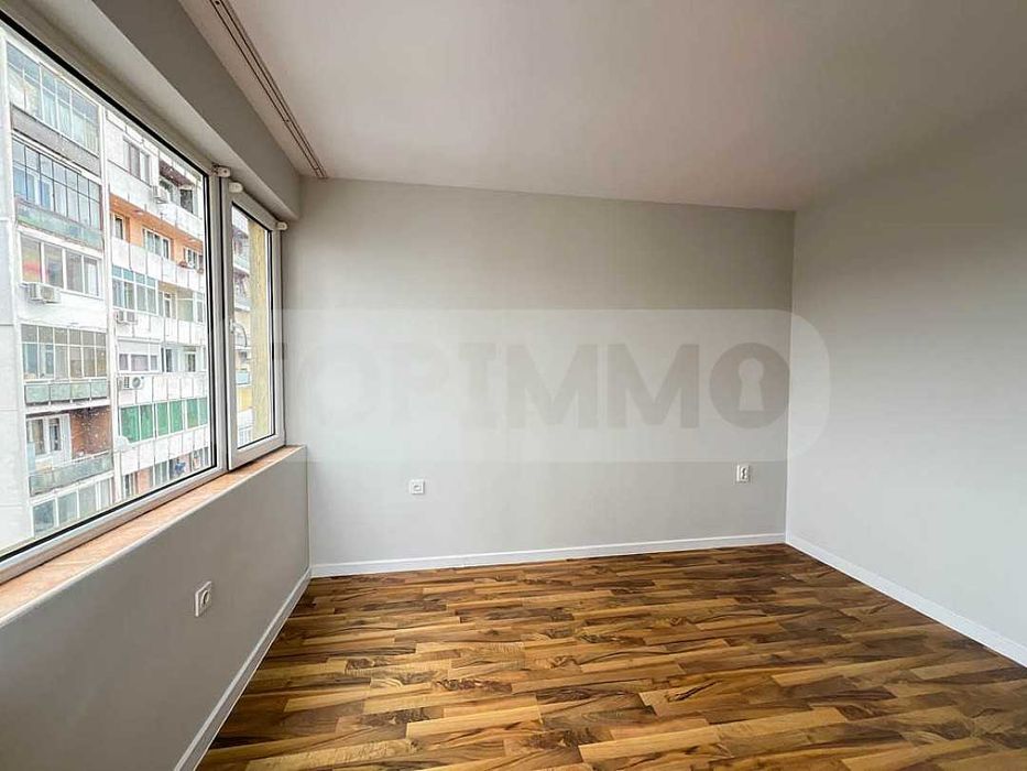 Продава се Двустаен апартамент в Варна, Център - 76 кв.м за 2039 €/кв.м - Снимка #10