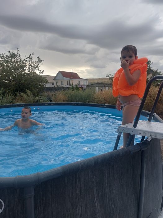 Продам большой каркасный бассейн