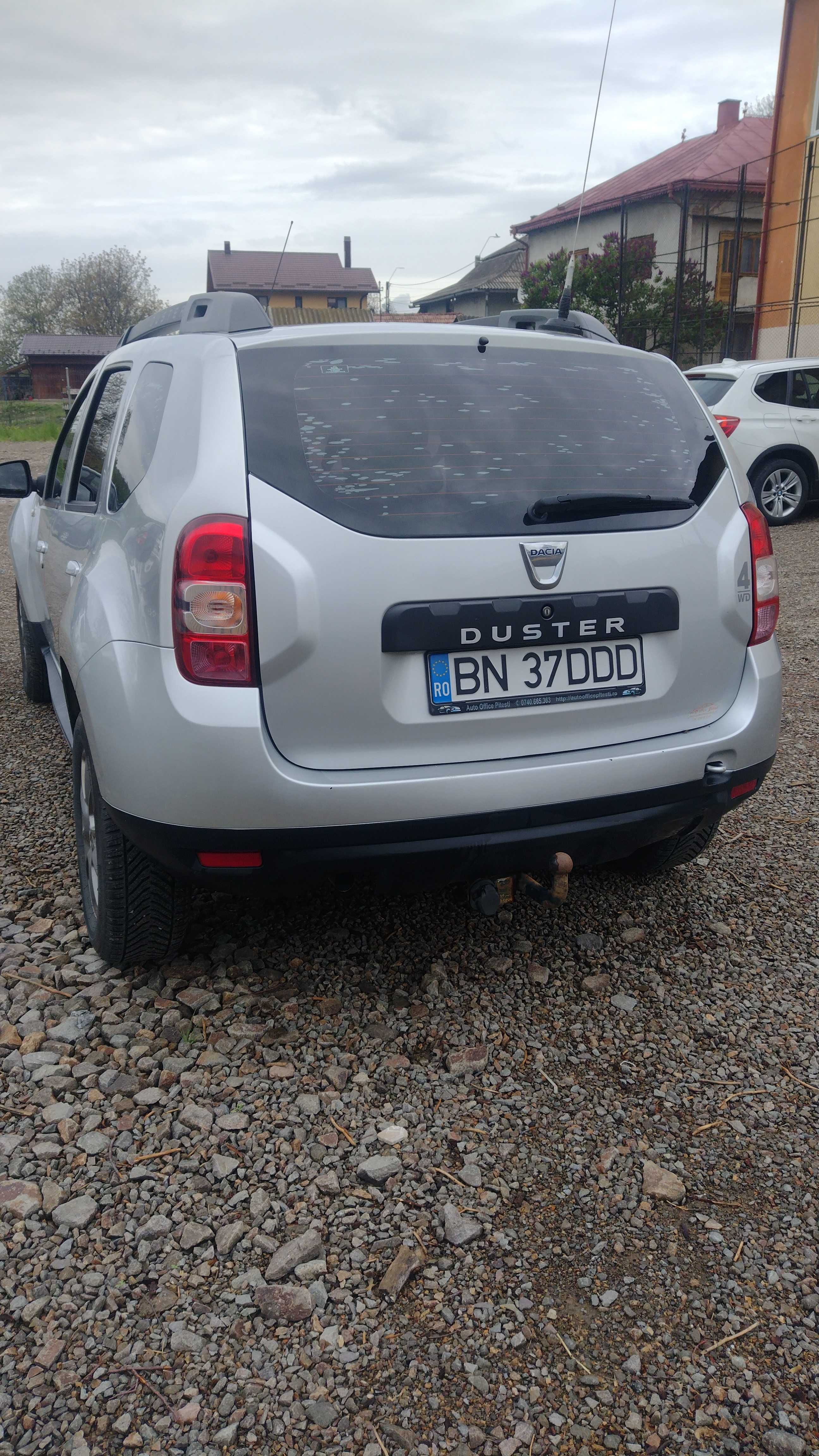 Vând Dacia Duster 2015