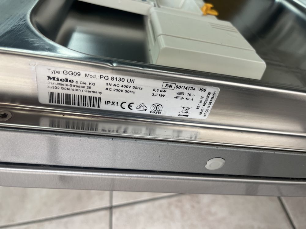 Miele PG 8130 U/i Professional съдомиялна машина/12 мес гаранция