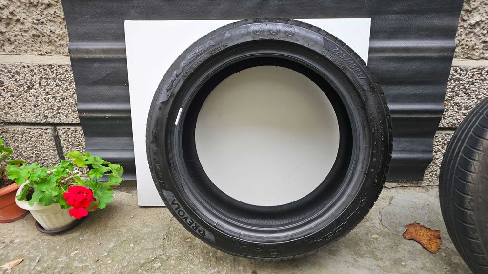 Летни гуми LASSA 225/45/17 в гаранция, 4 броя в отлично състояние