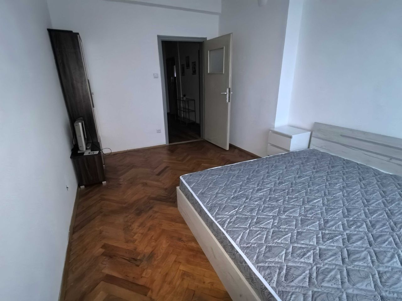 Дава се под наем Двустаен апартамент в Ямбол, Център - 65 кв.м за 255 € - Снимка #6
