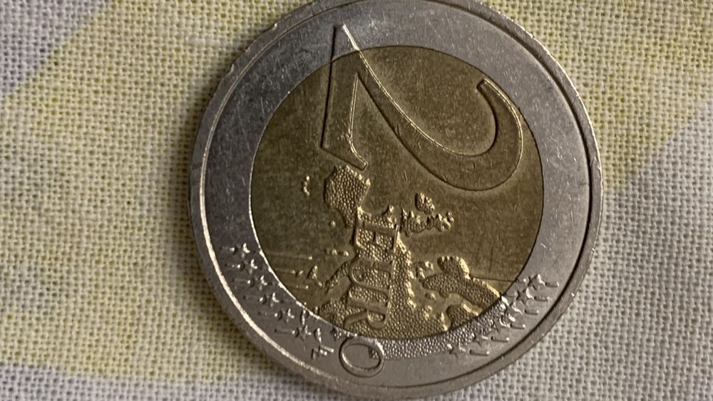 Монеты 2 и 1 евро