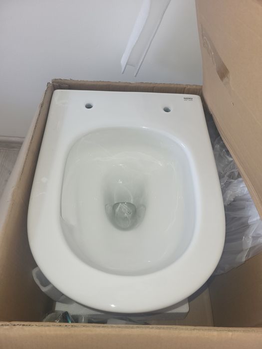 Настенный унитаз