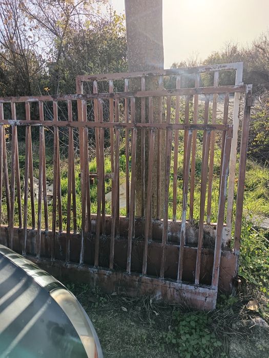 Продавам 5броя метални оградни врати