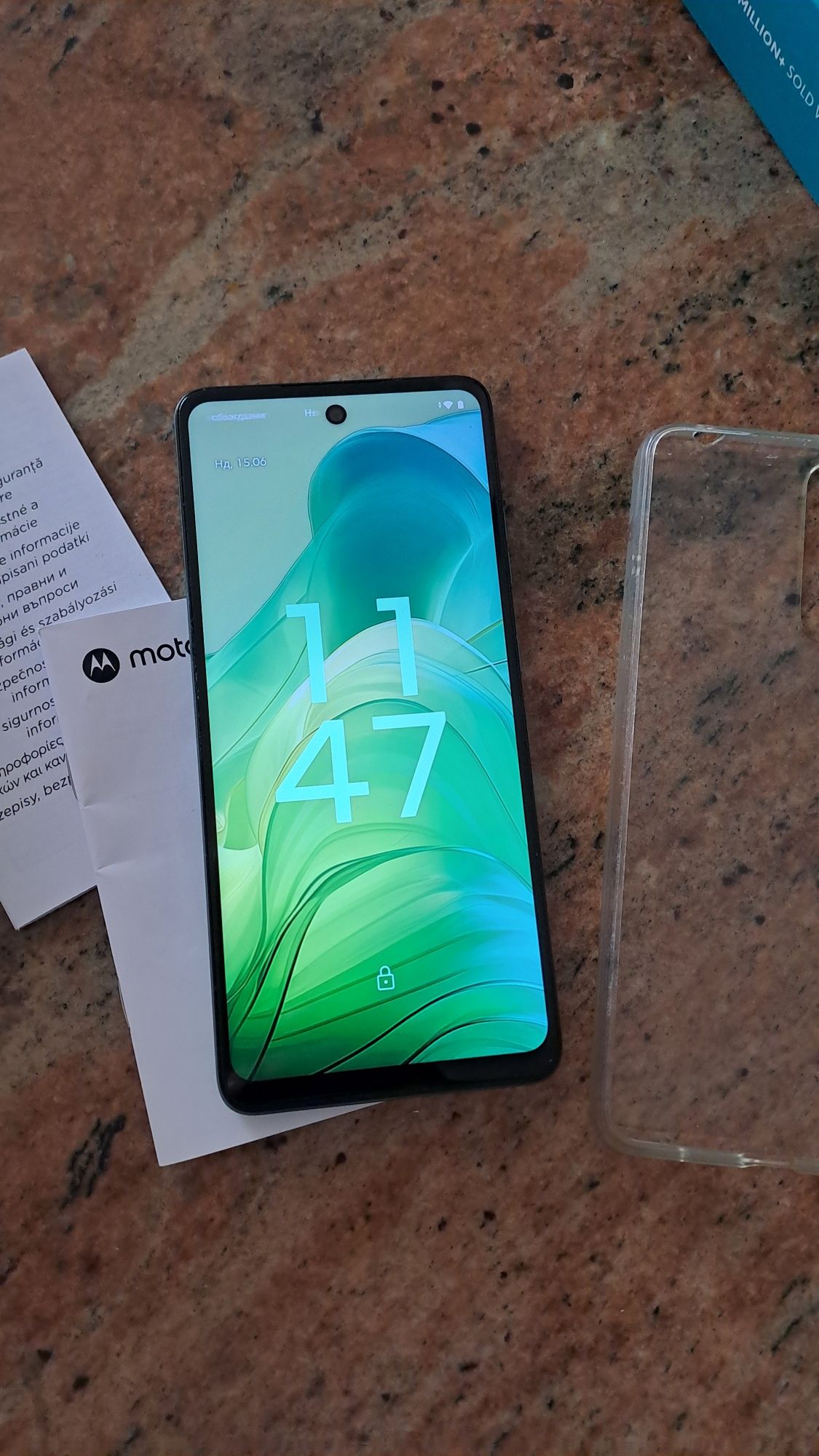Motorola moto g04 - green/ зелен + подарък слушалки ttec