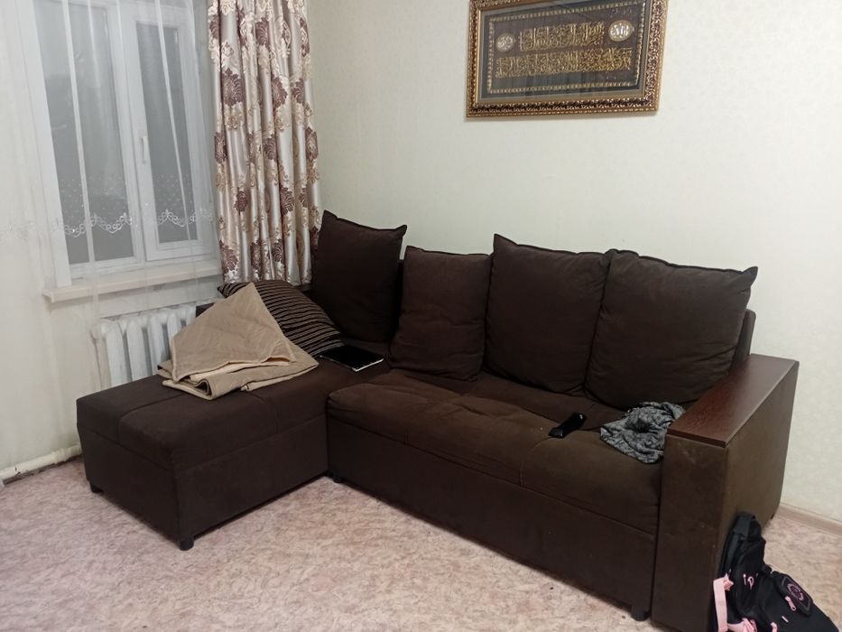 Диван угловой, раскладной  в отличном состоянии