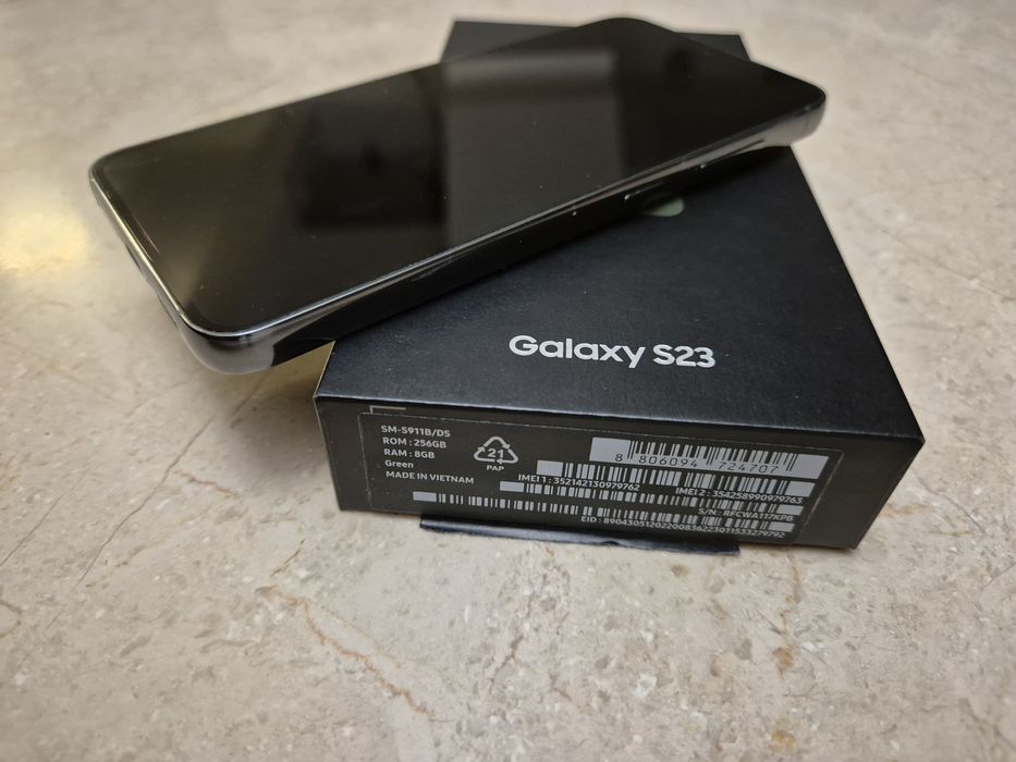 Vand Samsung S23 256GB impecabil la cutie