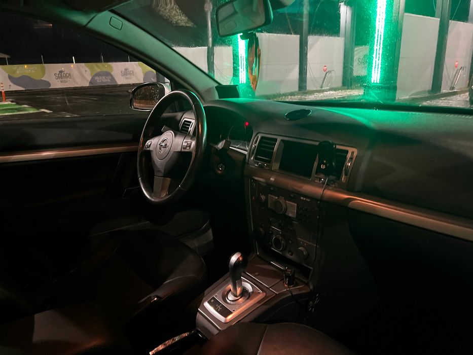 Opel Vectra C, berlina, Facelift. Motor 1.8 benzina, 140 CP Elegance