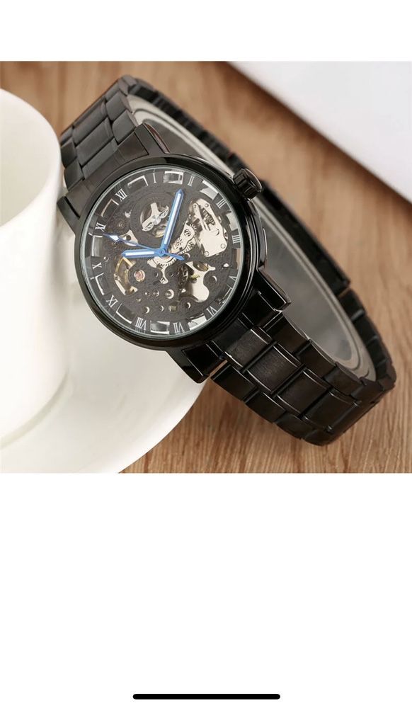 Winner модерен часовник със самонавиващ се механизиъм както и ръчно