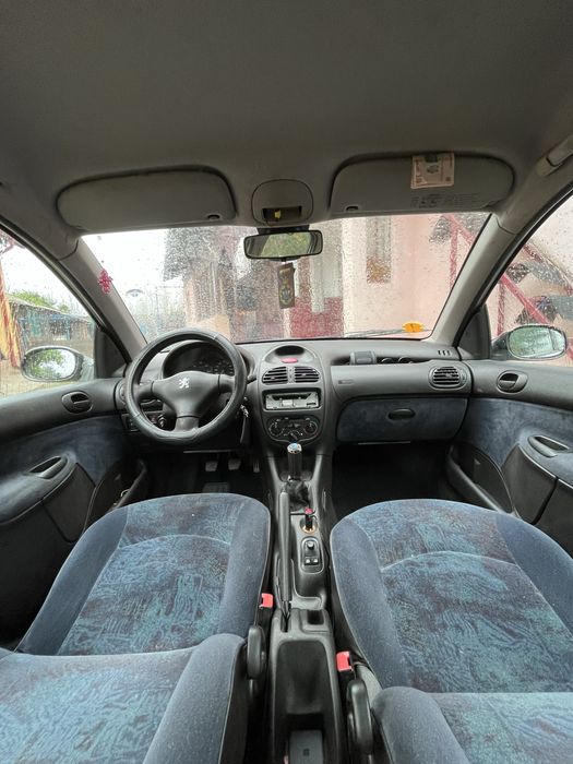 Se vinde peugeot 206 pentru dezmembrarii