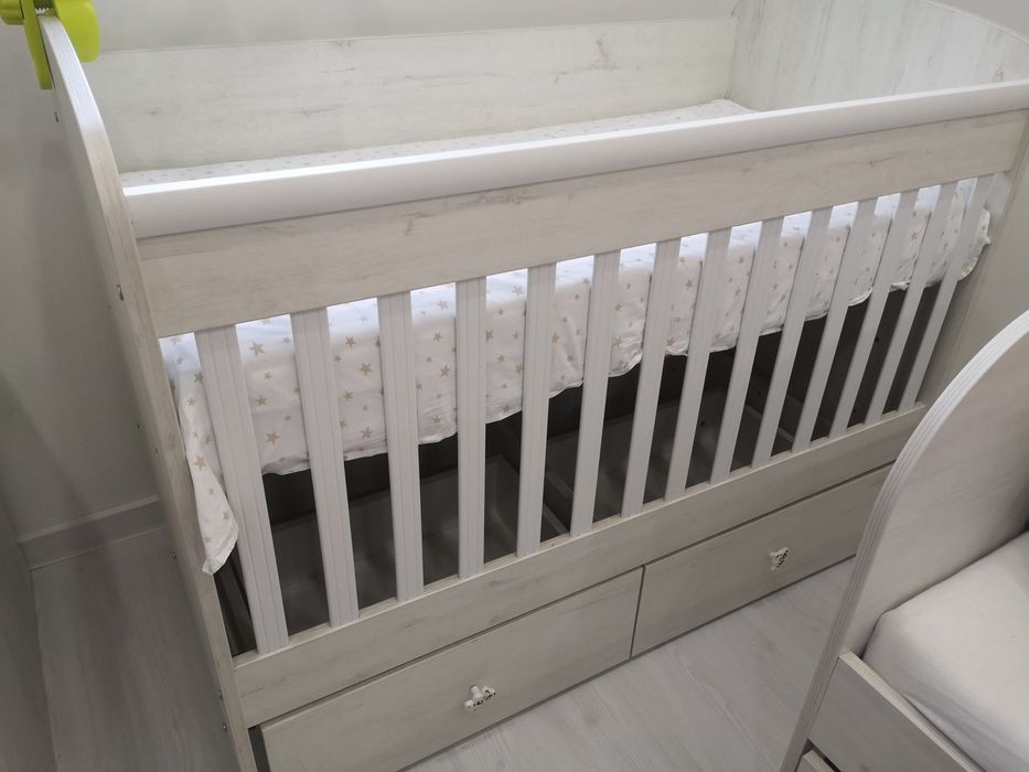 Дървена кошара с обиколници