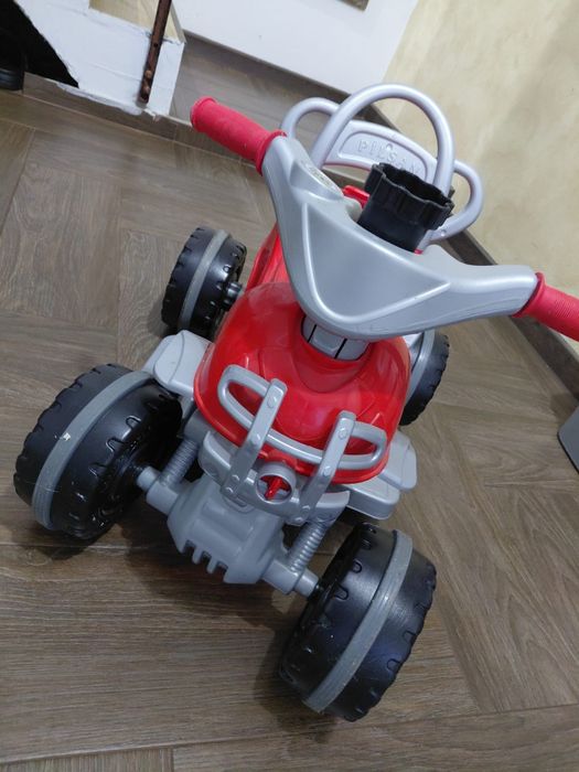 Vând ATV apropae nou folosit de câteva ori prin casa