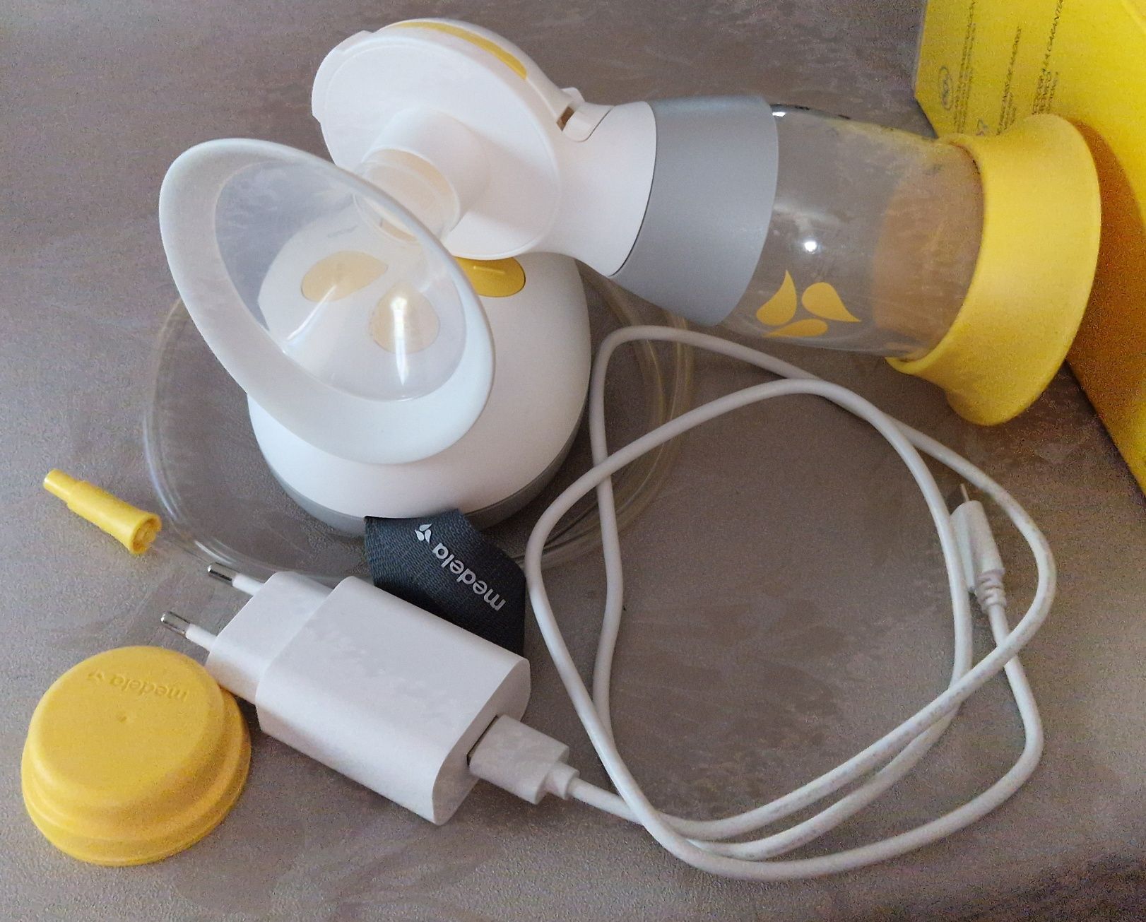 Продавам помпа за кърма MEDELA SOLO