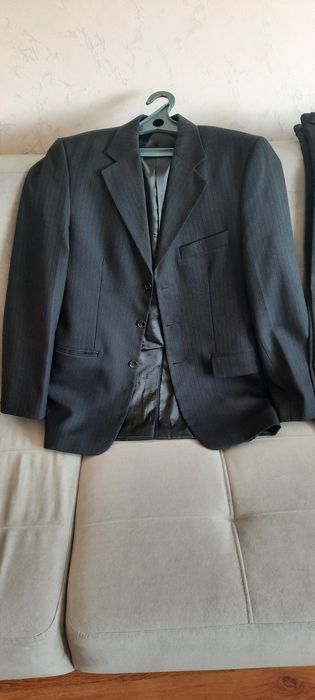 Продам мужской кастюм с брюками