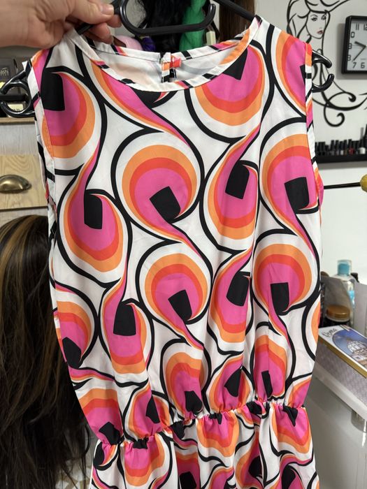 Къса рокля  с флорални мотиви без размер