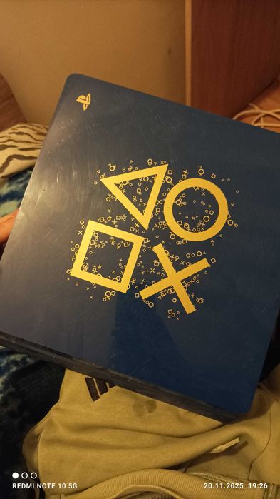 Playstation 4 limited edition blue