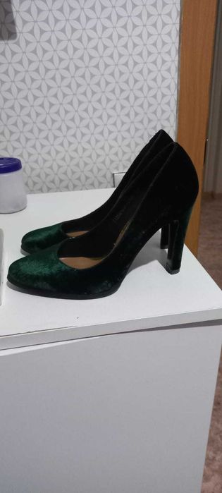 Продам  туфли бархатные