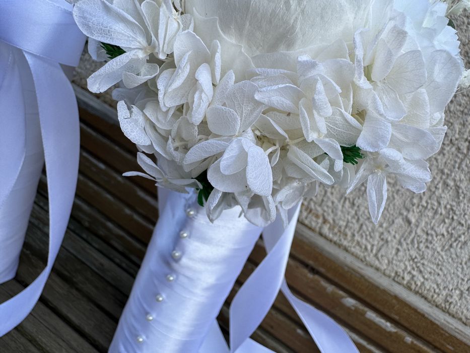 Lumanari cununie bujor hortensie si floarea miresei albe