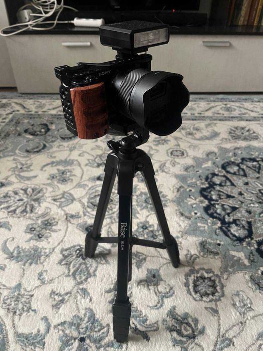 Sony ZVE-10 16-50mm + Viltrox 35mm f 1.7 комплект для видео-фотосъемки